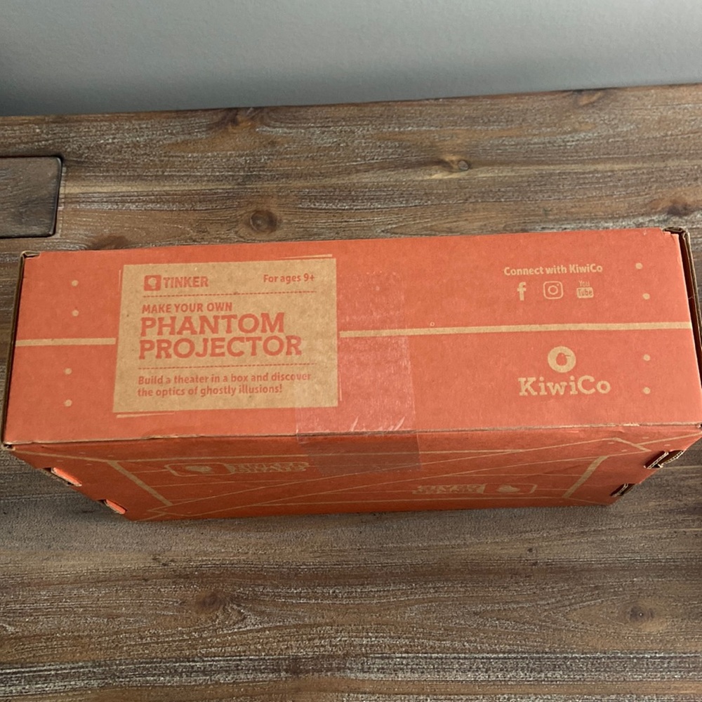 Kiwi Crate Tinker Crate Phantom Projector